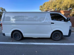 Picture of Rabii’s 2005 Toyota Hiace 