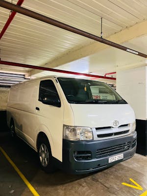 Picture of Bay Sam’s 2006 Toyota Hiace 