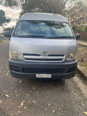 Picture of Aashish’s 2006 Toyota Hiace Commuter