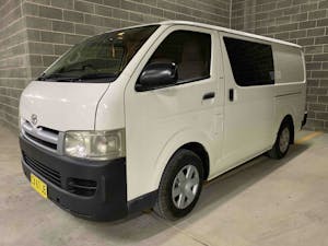 Picture of Jason’s 2006 Toyota Hiace 