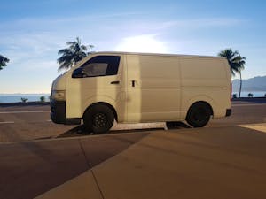 Picture of TOTO’s 2005 Toyota Hiace 